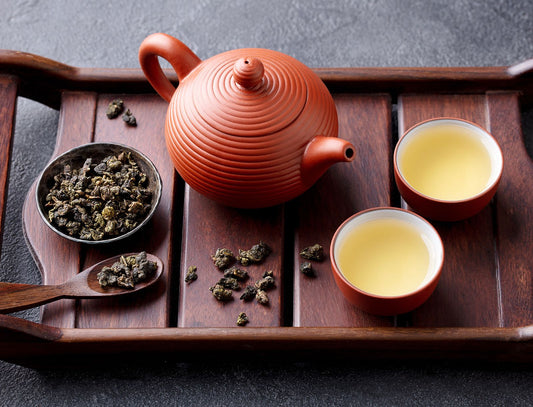 Der Zauber des Oolong-Tees: Zwischen Grün und Schwarz